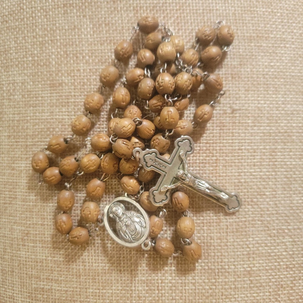 Vintage Italy Wood Bead Rosary Necklace 38 Inch Silver Tone Crucifix Size 38in